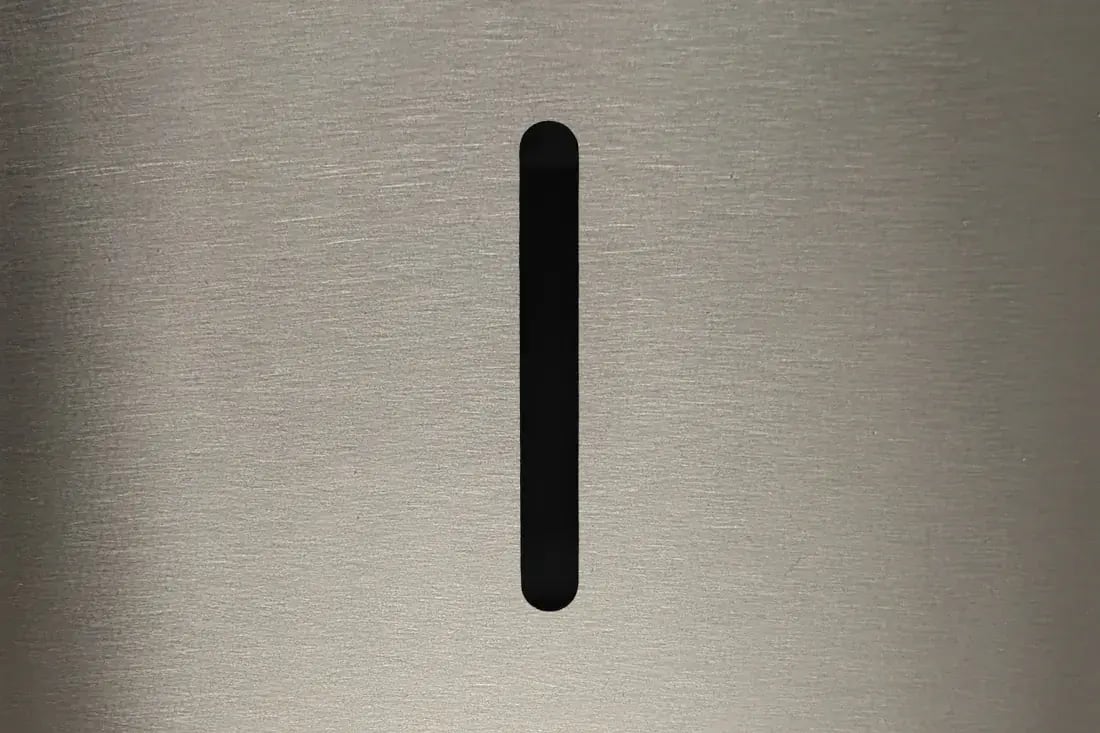 dudley-industries-lacquered-metal-finish